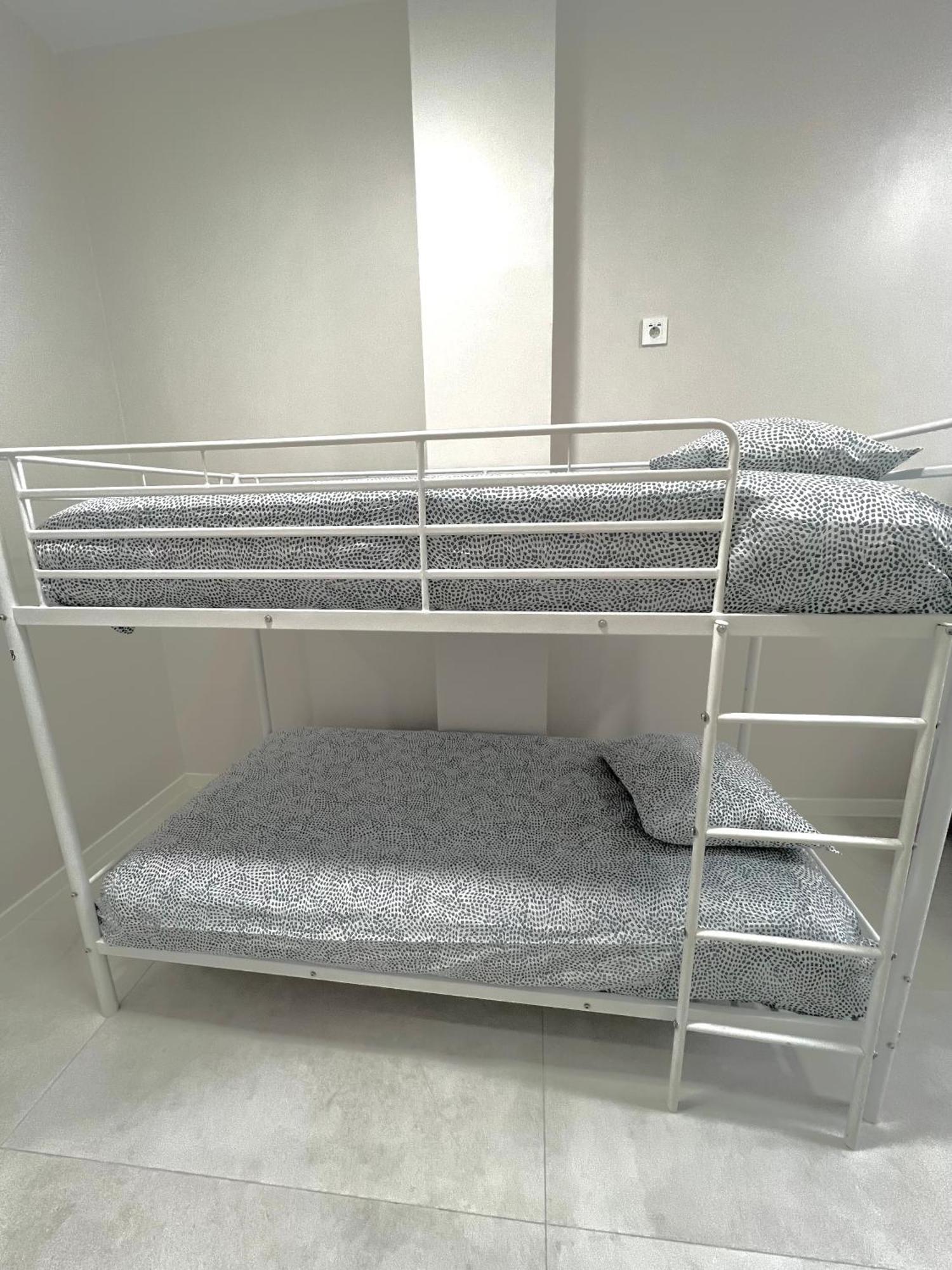 Hostel Oasis Мадрид Екстер'єр фото